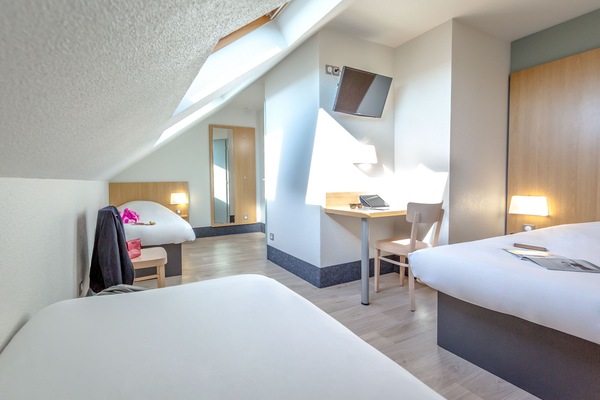 Quadruple Room, Non Smoking | Premium bedding, desk, blackout drapes, soundproofing