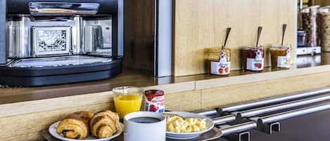 Daily buffet breakfast for a fee