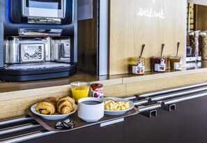 Desayuno buffet todos los días (con cargo) 