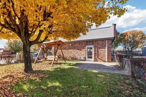 Terrace/patio - Deluxe Inn Georgetown (Georgetown)