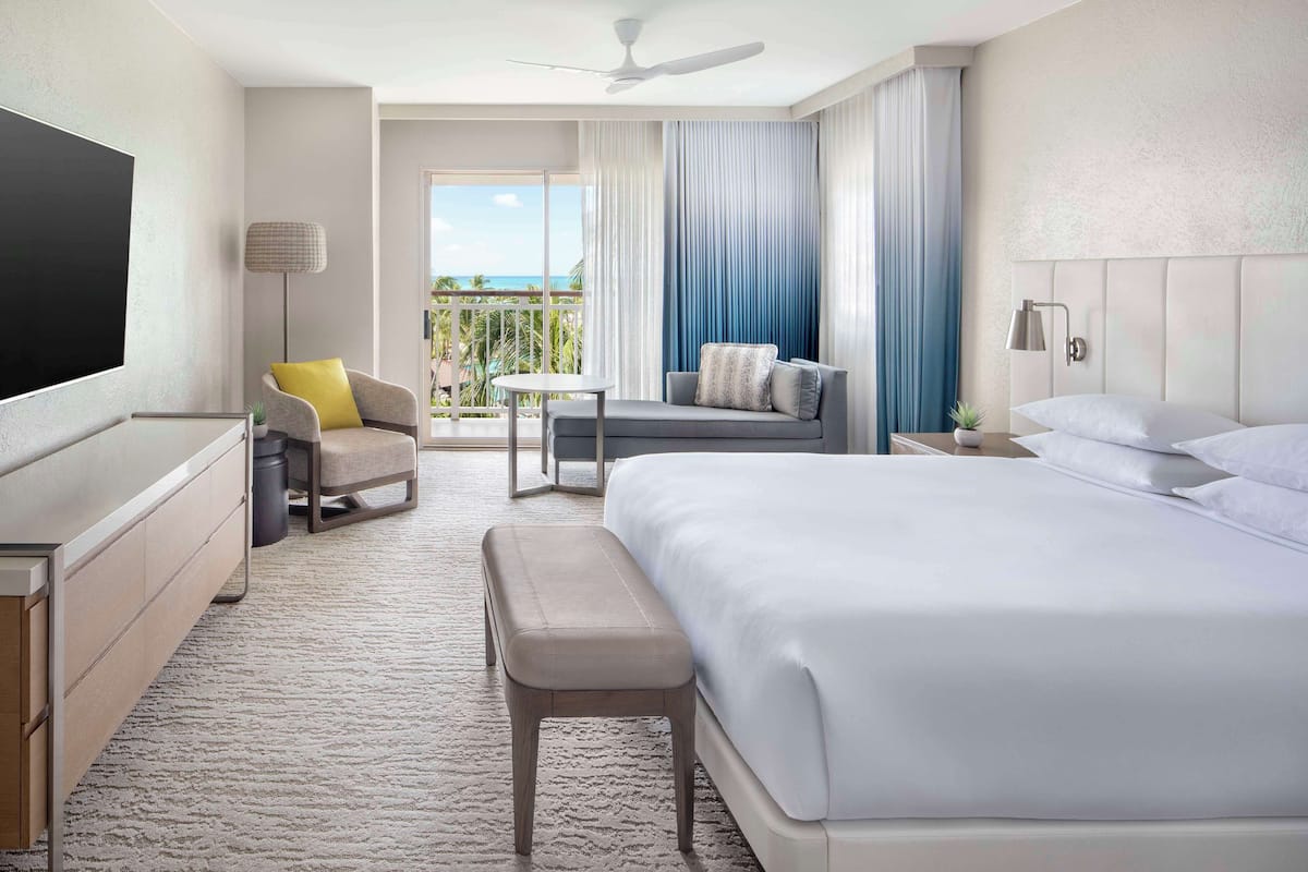 Kamer, 1 kingsize bed, balkon, uitzicht op resort | Luxe beddengoed, donzen dekbedden, pillowtop-bedden