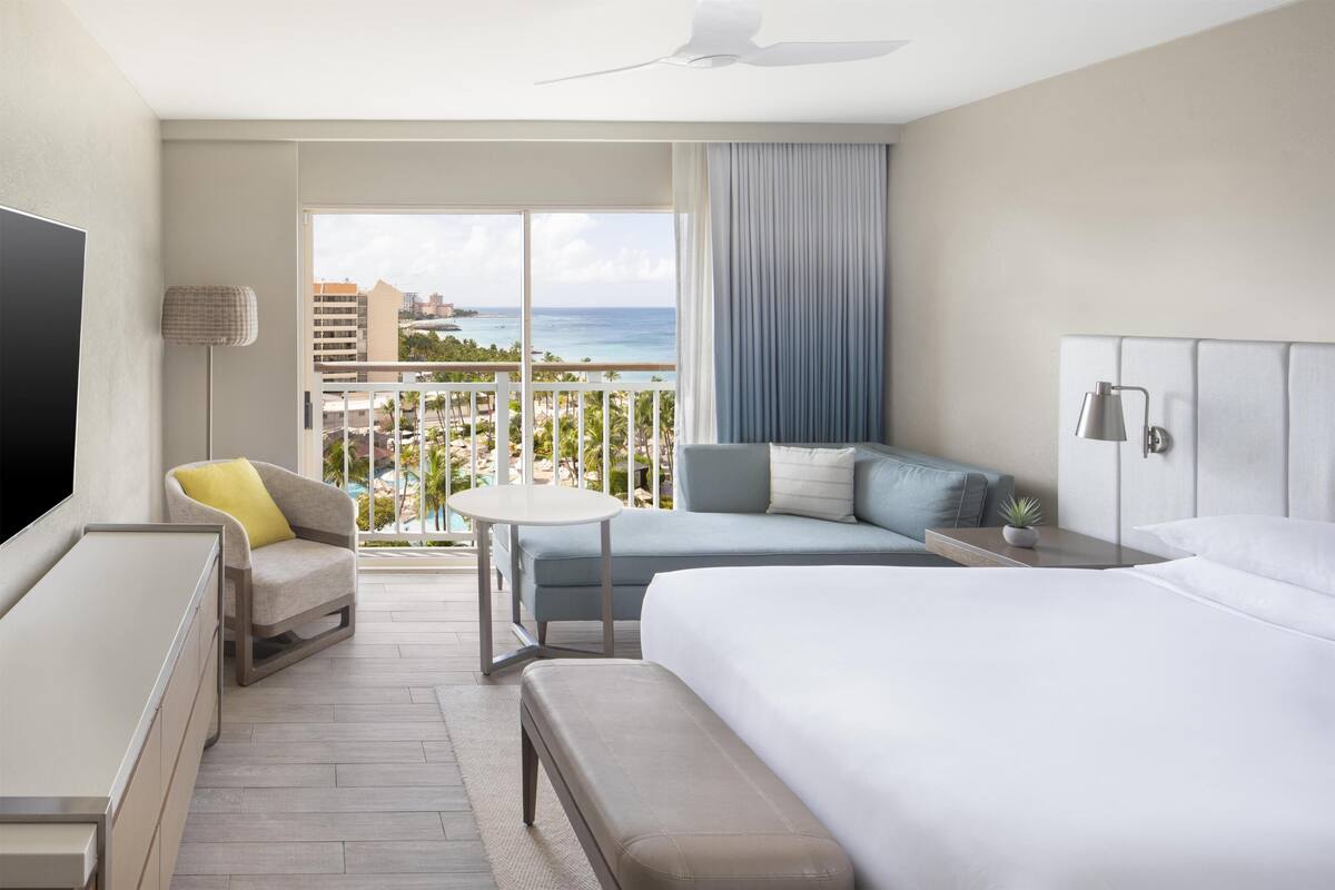 ห้องพัก, เตียงคิงไซส์ 1 เตียง (Resort and Ocean View) | เครื่องนอนระดับพรีเมียม, ผ้านวมขนเป็ด, เตียงพร้อมฟูกเสริมที่นอน