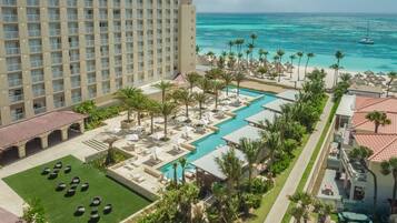 2 albercas al aire libre y camas balinesas (con cargo)