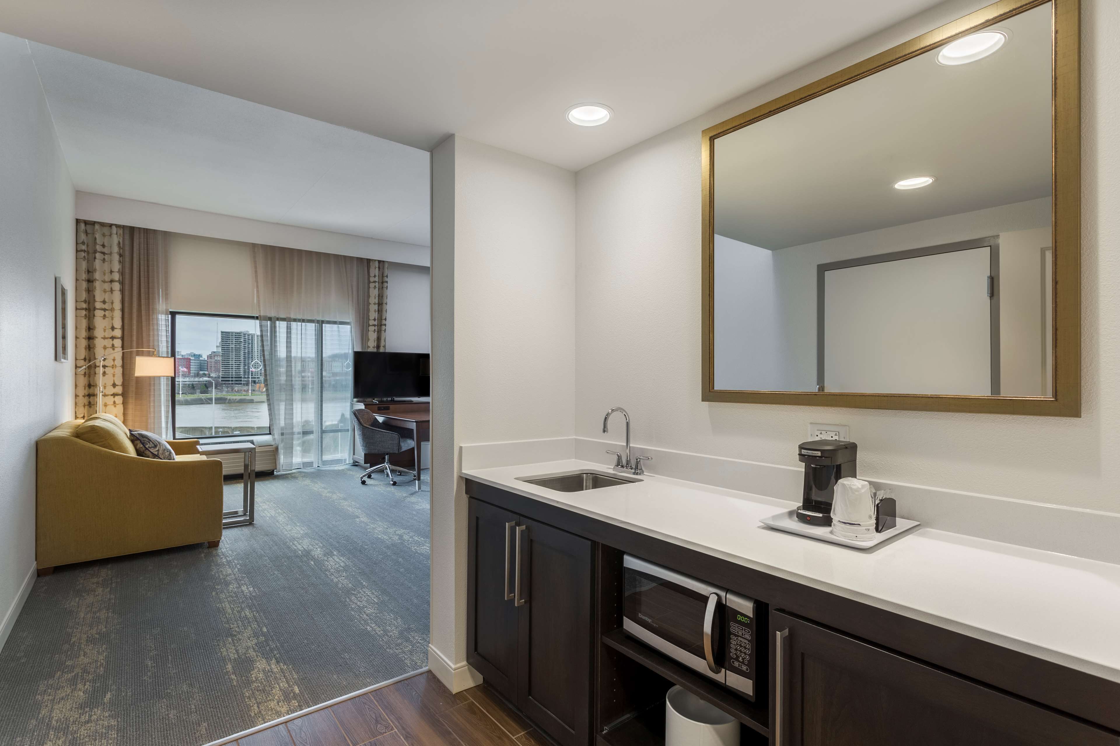 fridge, microwave, coffee/tea maker