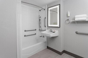 Ensemble douche/baignoire, articles de toilette écologiques