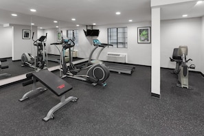Fitness facility - La Quinta Inn by Wyndham Champaign (Champaign)
