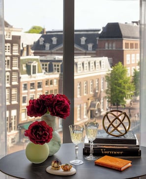 Minibar, coffres-forts dans les chambres, bureau, chambres insonorisées