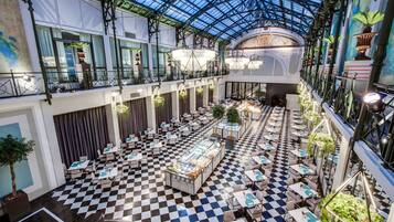 Esmorzar diari d'estil bufet (de pagament)