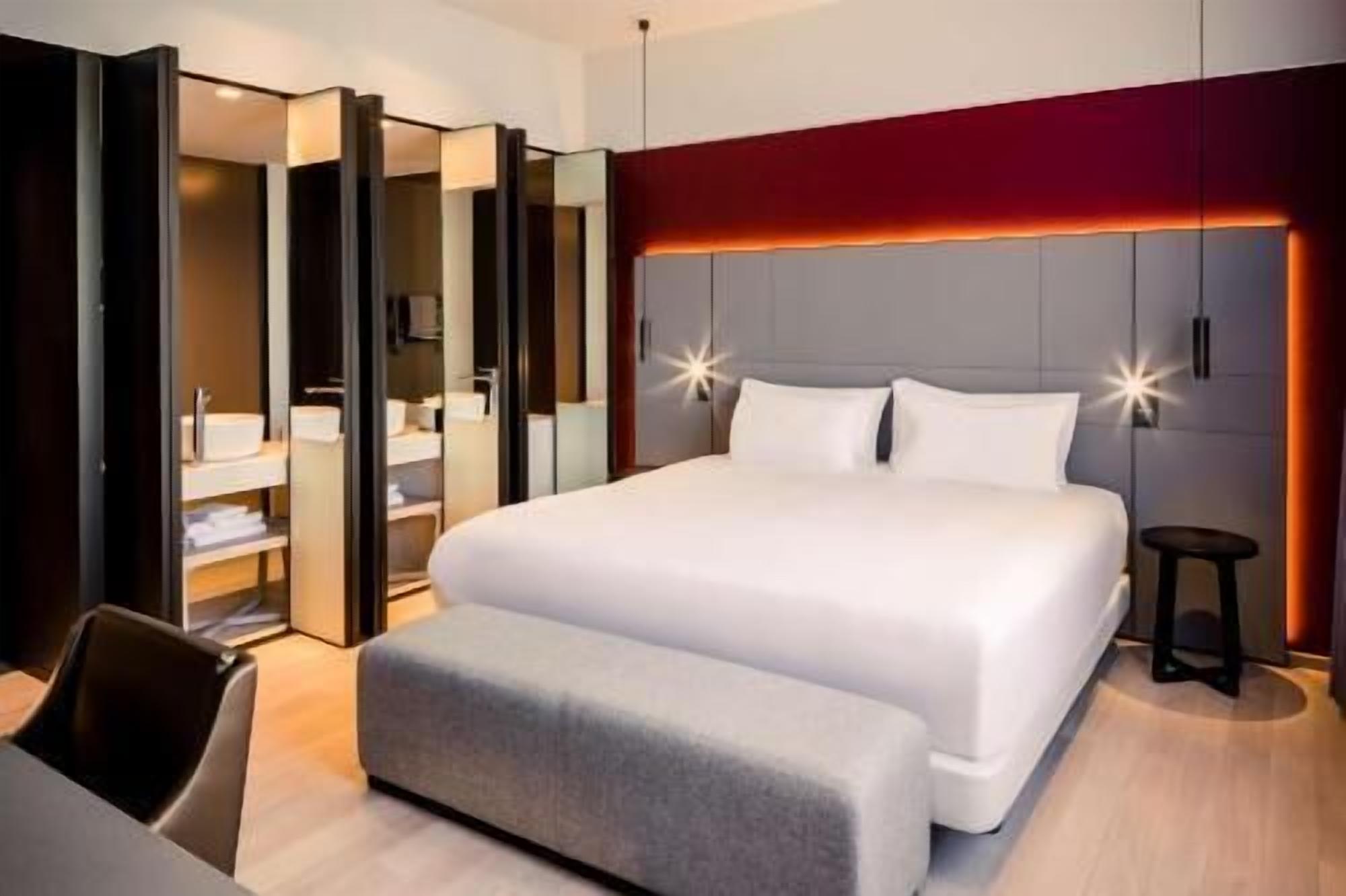 Minibar, in-room safe, desk, soundproofing