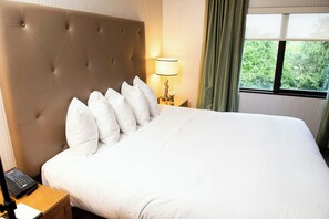 Suite, 1 Bedroom | 1 bedroom, pillowtop beds, in-room safe, desk