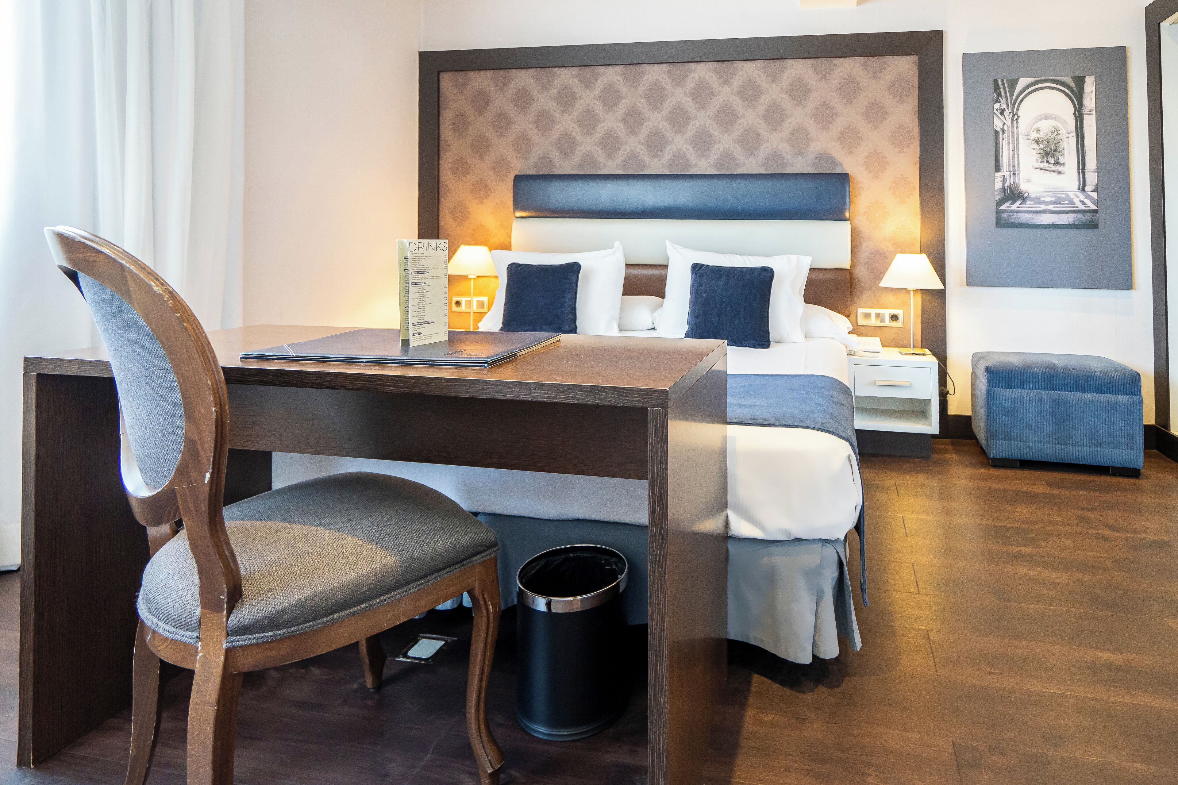 superior double room | hypo-allergenic bedding, minibar, in-room safe, desk