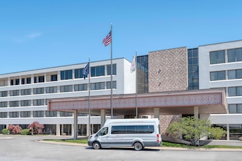 Crowne Plaza Indianapolis-Airport by IHG