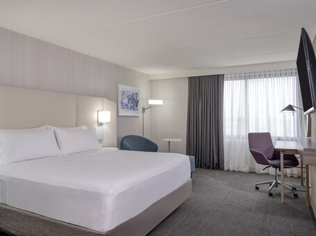 Crowne Plaza Indianapolis Airport - Image 57