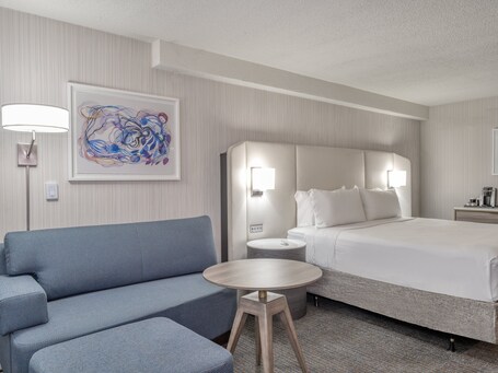 Crowne Plaza Indianapolis Airport - Image 28