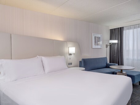 Crowne Plaza Indianapolis Airport - Image 33