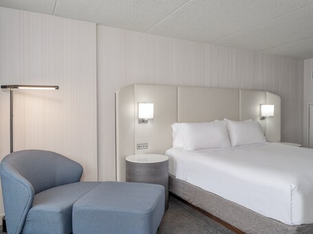 Crowne Plaza Indianapolis Airport - Image 50