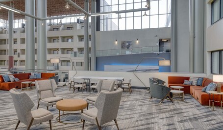 Crowne Plaza Indianapolis Airport - Image 13