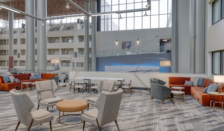 Breakfast and dinner served . Crowne Plaza Indianapolis-Airport by IHG