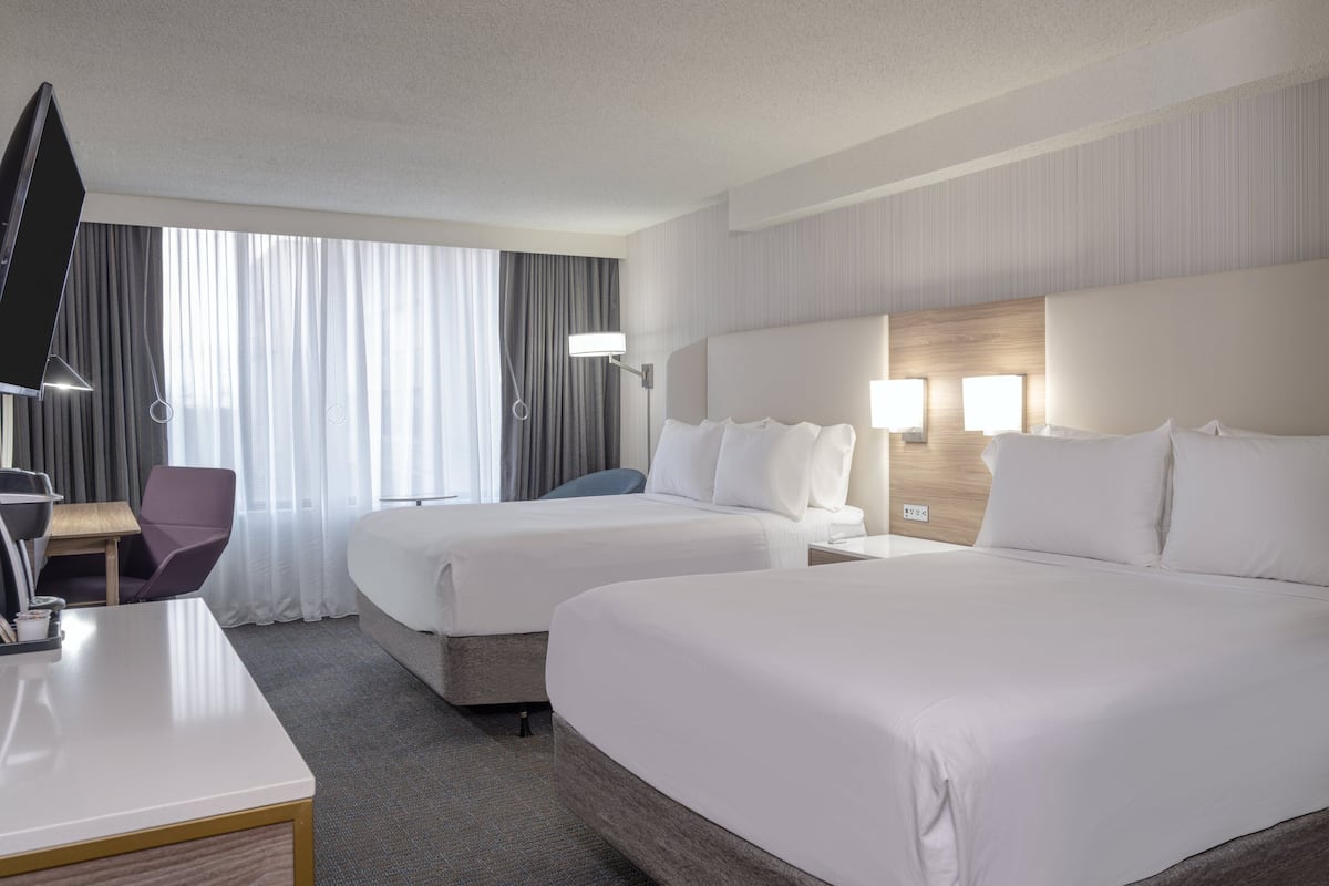 standard room, 2 double beds, roll-in shower (mobility, roll-in shower) | 1 bedroom, premium bedding, desk, blackout curtains