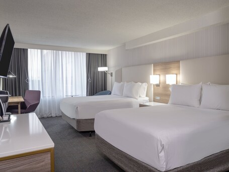 Crowne Plaza Indianapolis Airport - Image 3