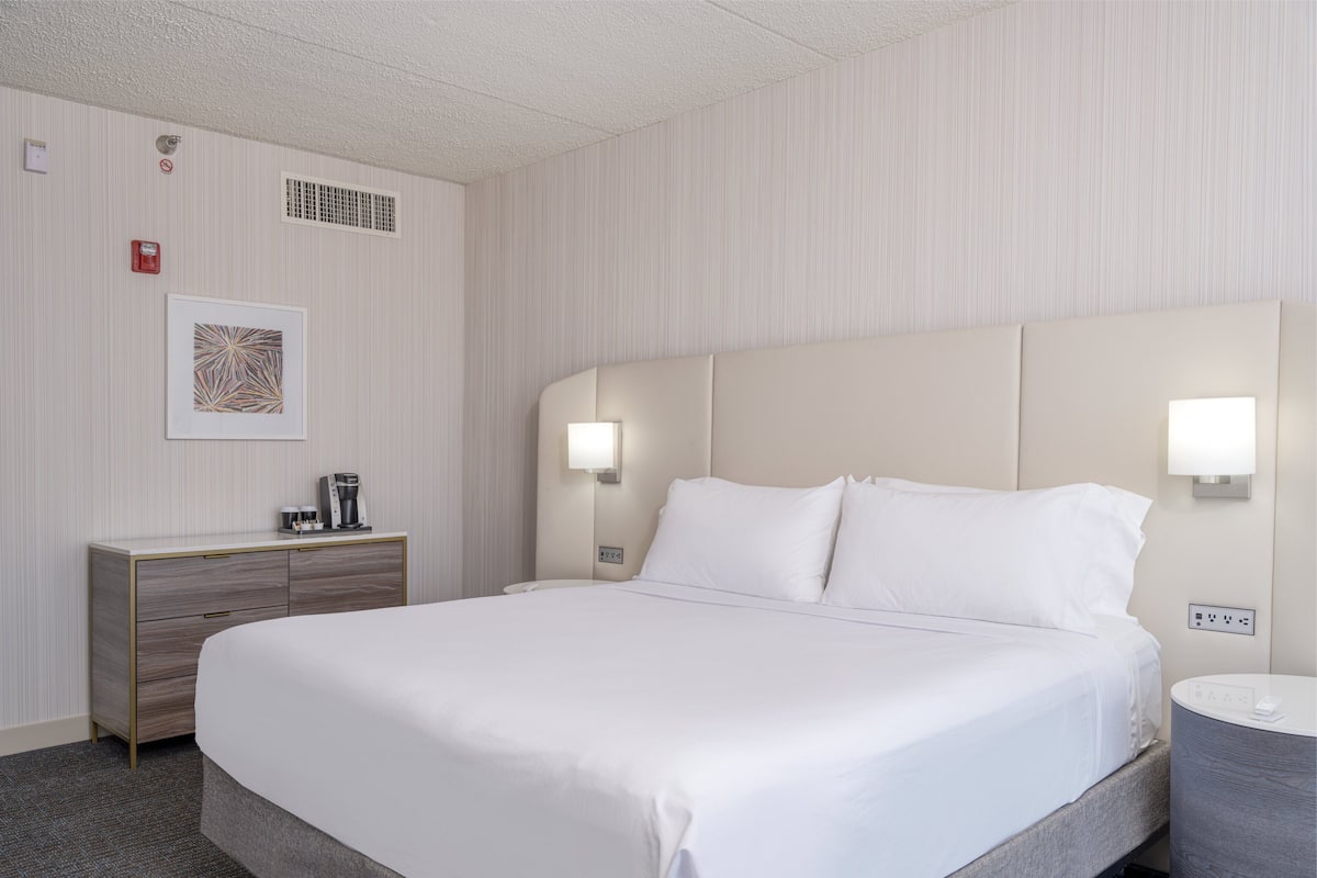 Premium bedding, desk, blackout curtains, iron/ironing board