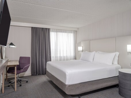 Crowne Plaza Indianapolis Airport - Image 56