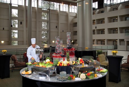 Crowne Plaza Indianapolis Airport - Image 21