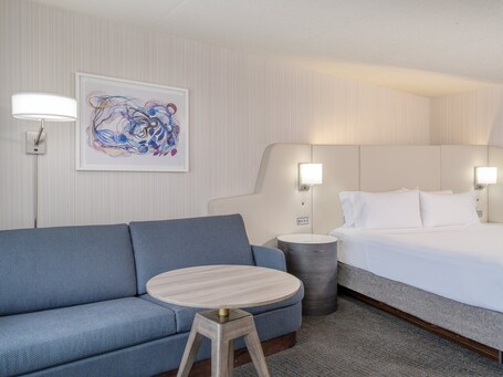 Crowne Plaza Indianapolis Airport - Image 54