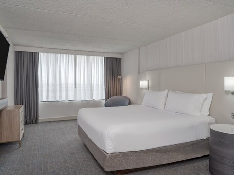 Crowne Plaza Indianapolis Airport - Image 53
