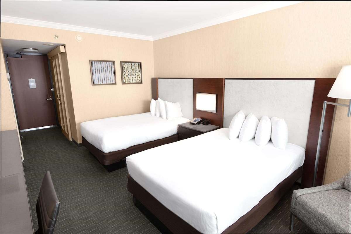 Hypo-allergenic bedding, in-room safe, desk, iron/ironing board