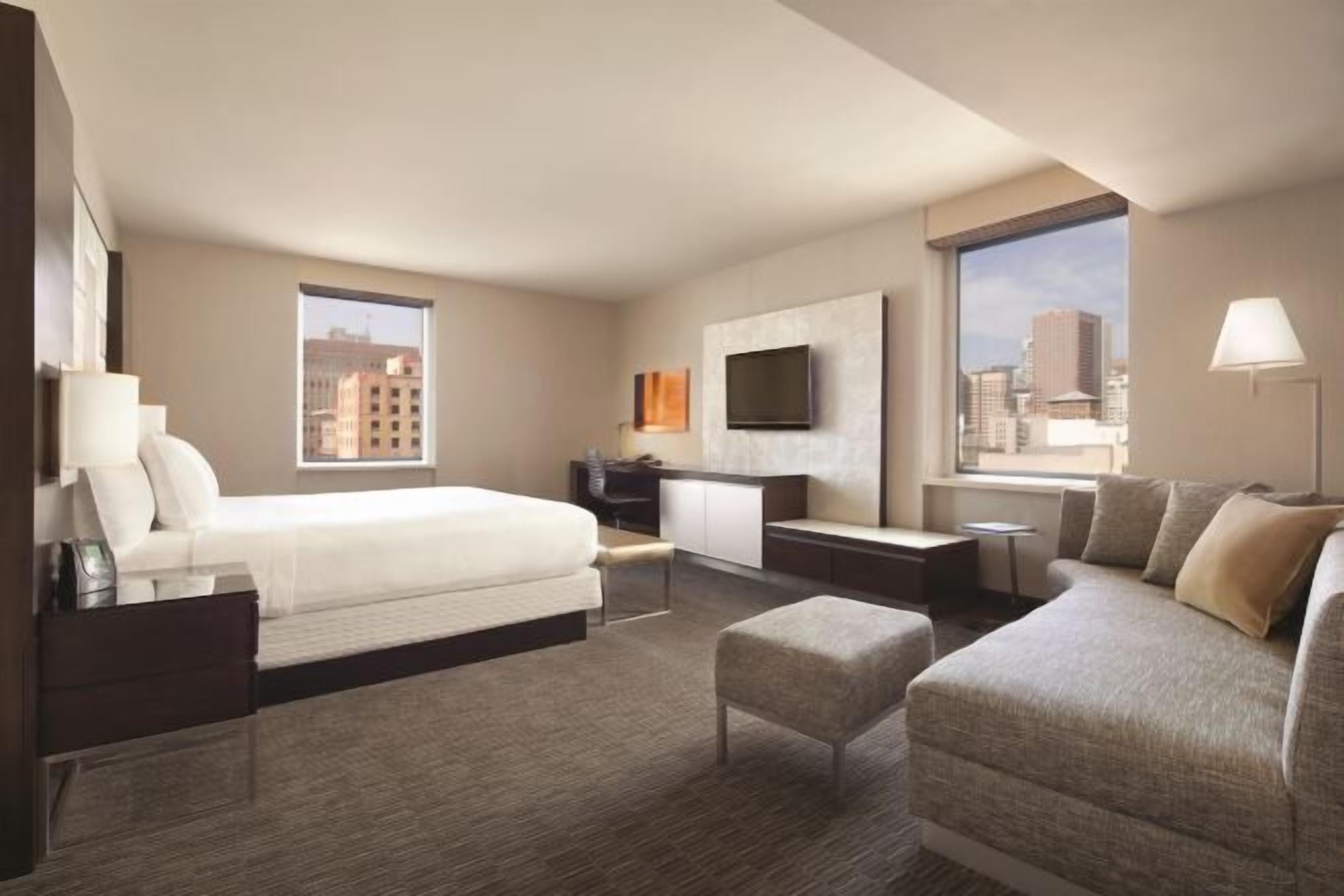 Hypo-allergenic bedding, in-room safe, desk, iron/ironing board