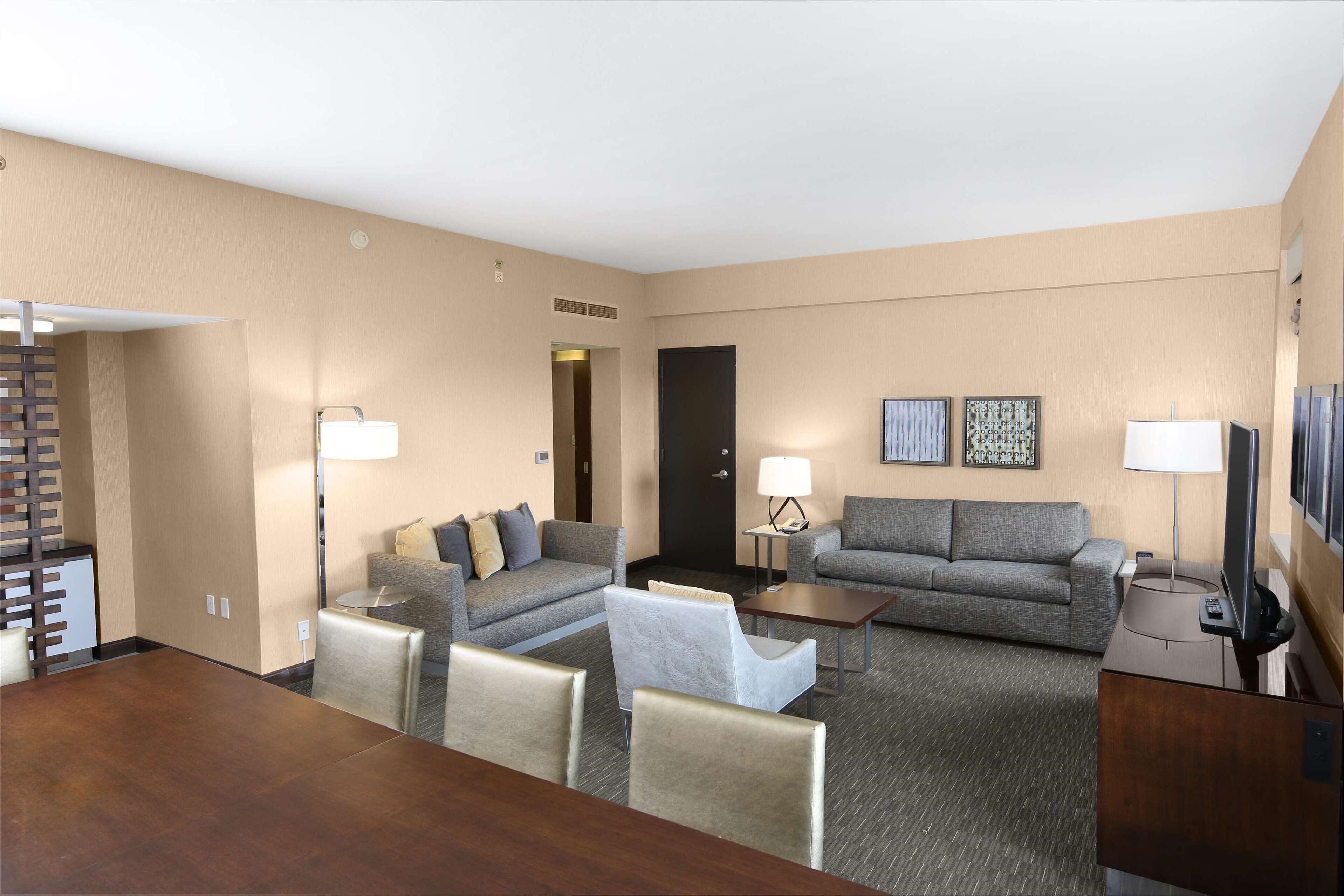 Suite, 1 Bedroom (with Parlor) | Living area