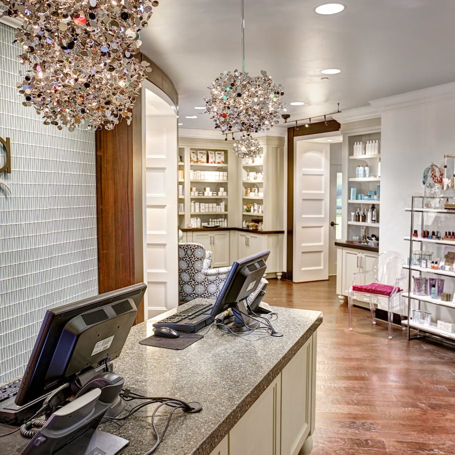 Couples treatment rooms, sauna, hot tub, steam room, body treatments