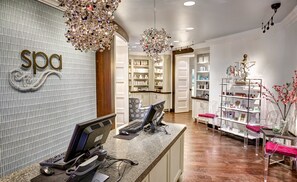 Couples treatment rooms, sauna, hot tub, steam room, body treatments