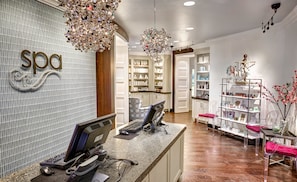 Couples treatment rooms, sauna, hot tub, steam room, body treatments