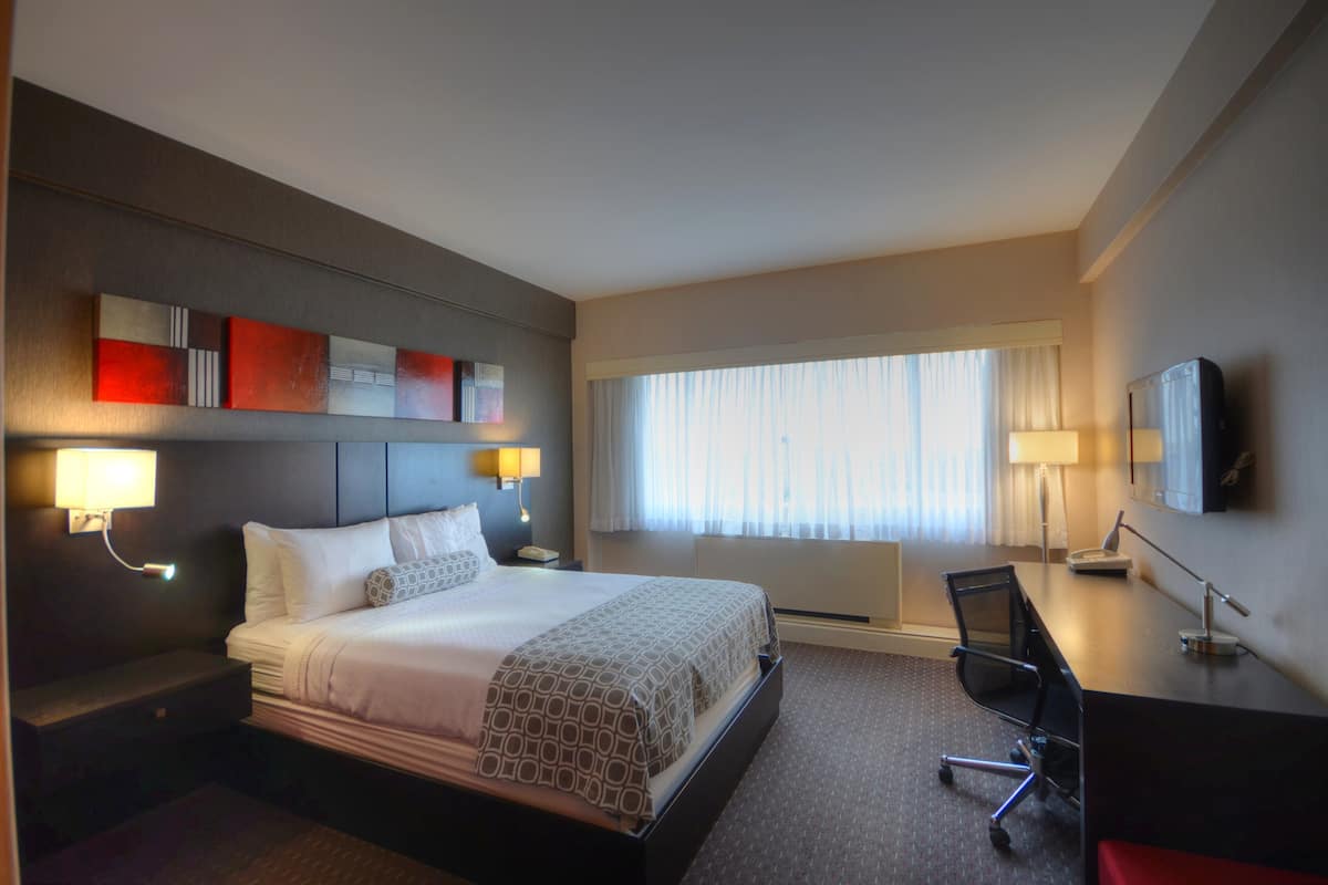 1 bedroom, hypo-allergenic bedding, in-room safe, desk