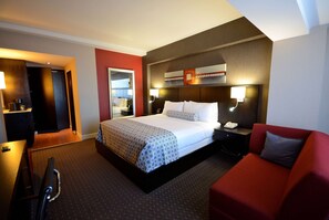 Hypo-allergenic bedding, in-room safe, desk, laptop workspace