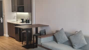 Junior-Suite | 1 Schlafzimmer, Allergikerbettwaren, Zimmersafe, Schreibtisch