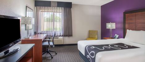 Ropa de cama de alta calidad, escritorio y cortinas blackout