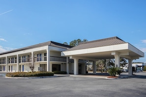 Exterior - Motel 6 Savannah, GA - Midtown (Savannah)
