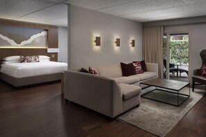 Premium bedding, in-room safe, desk, laptop workspace - Napa Valley Marriott Hotel & Spa (Napa)