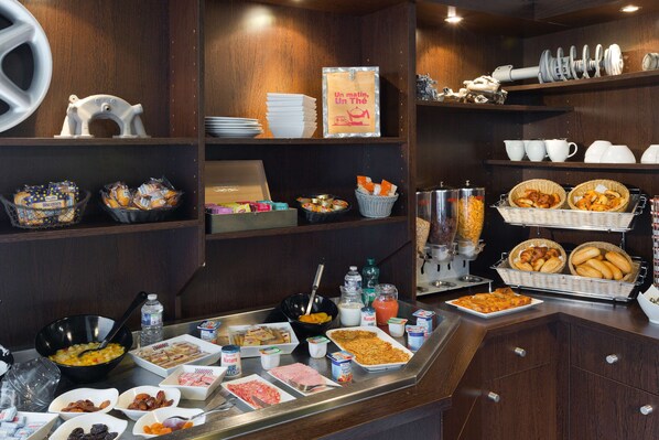 Daily buffet breakfast (EUR 8 per person)