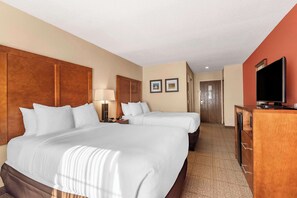 Habitación estándar, 2 camas dobles, no fumadores | Escritorio, cortinas opacas, tabla de planchar con plancha