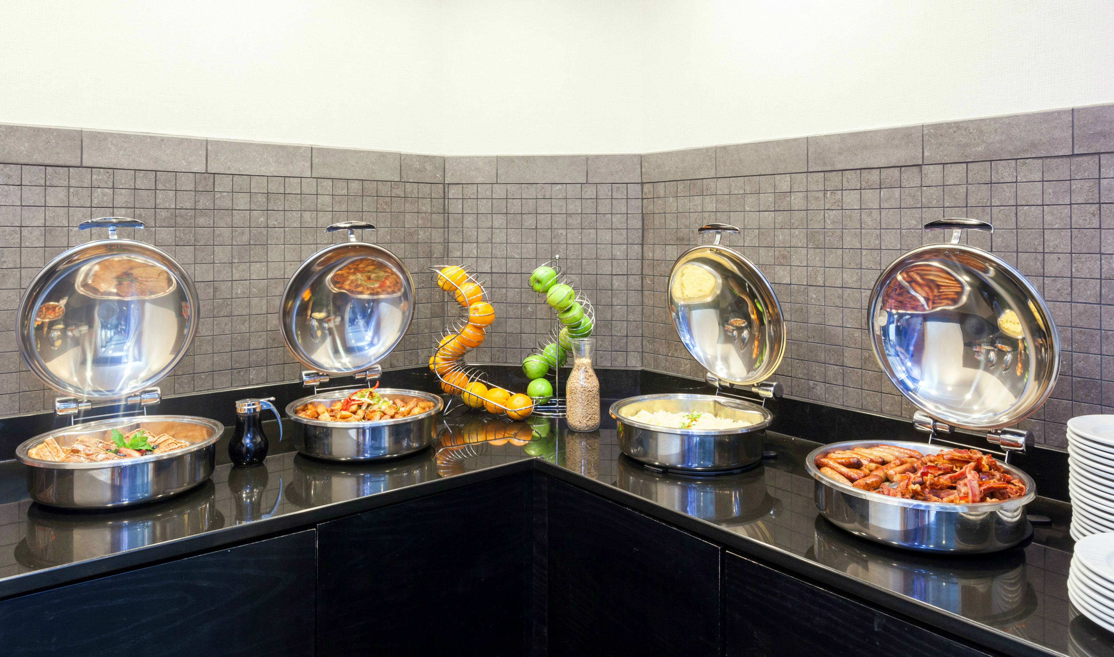 Daily cooked-to-order breakfast (USD 15 per person)