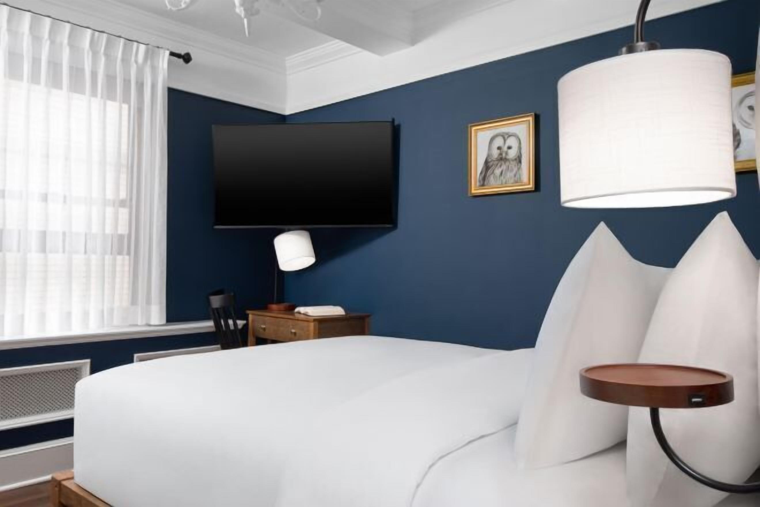 Ylelliset vuodevaatteet, pillowtop-patjalliset sängyt