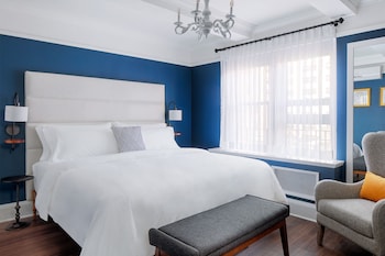 Premium bedding, pillowtop beds, in-room safe, individually decorated at voco The Franklin New York by IHG