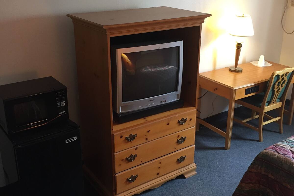 Standard Double Room, 2 Double Beds | Desk, iron/ironing board, cribs (free), WiFi (free)