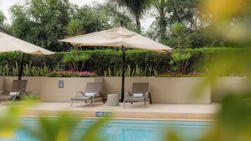 Alberca al aire libre por temporada