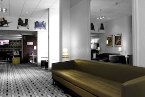 Interior detail - Airport Inn Gatwick (Horley)