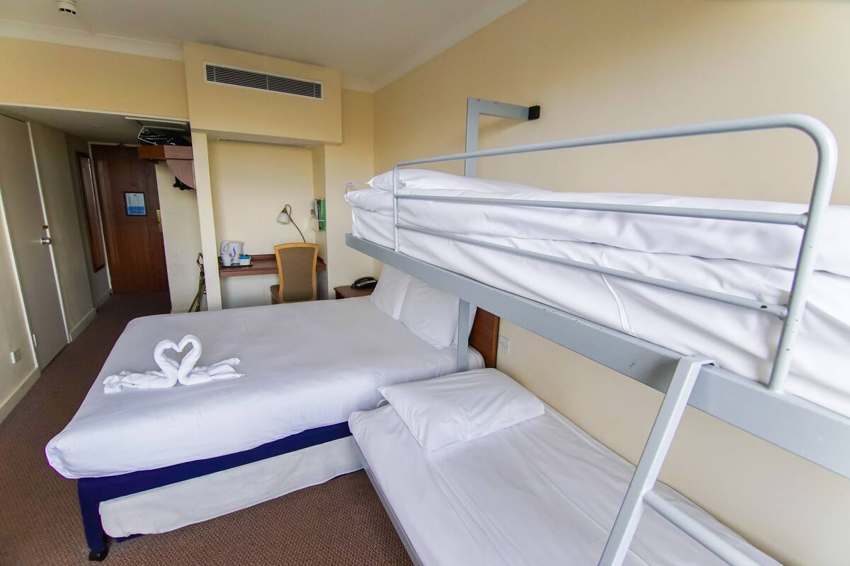 Quadruple Room | In-room safe, desk, iron/ironing board, cribs (free)